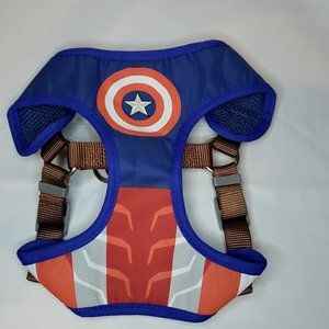 Captain America pet harness, Medium, fits 18"-22" chest, NWOT